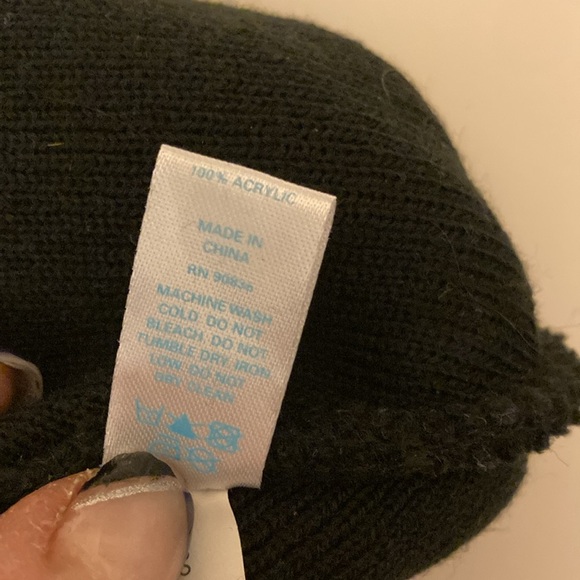 Unisex Black Acrylic Knit Hat with single
embroidered snowflake - Picture 6 of 6